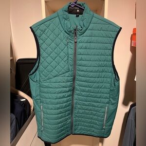 Greyson Yukon Ultralight Hybrid Vest, Size L Large, worn twice, Green
